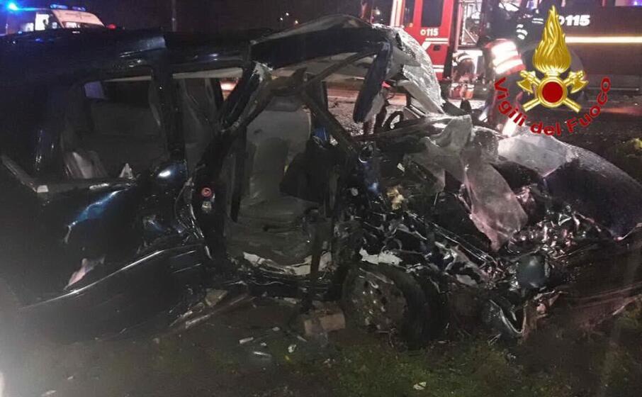 le auto distrutte (ansa)