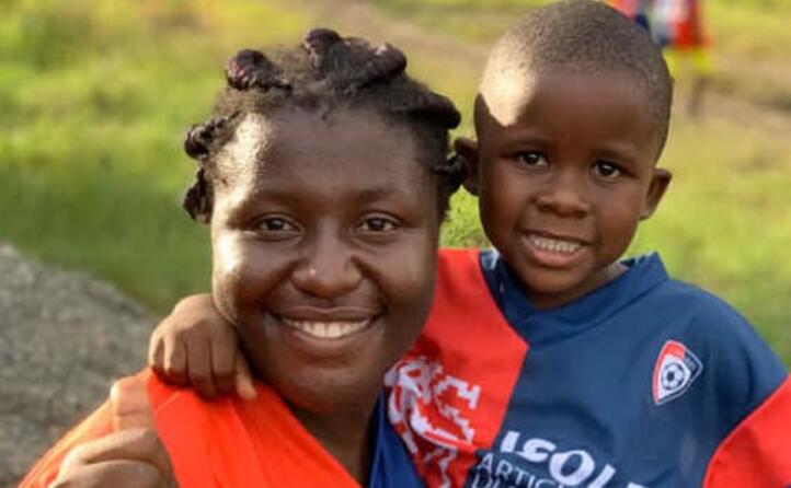 tanti sorrisi nel viaggio dei due giovani di muravera in uganda
