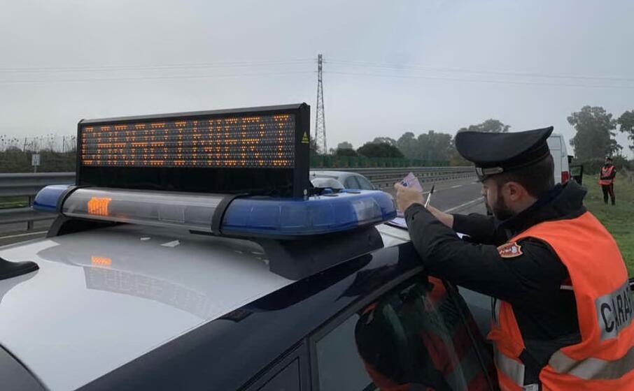 il posto di blocco dei carabinieri (foto antonio serreli)