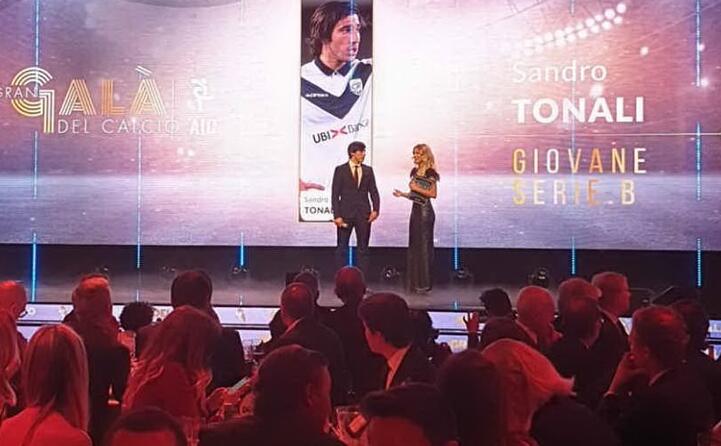 sandro tonali e la conduttrice diletta leotta
