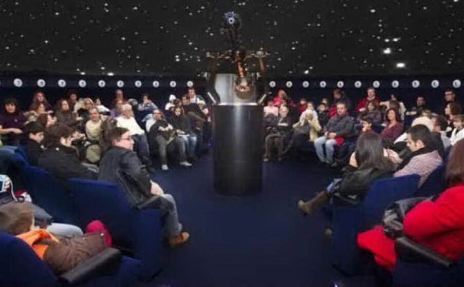 un incontro al planetario (archivio l unione sarda)