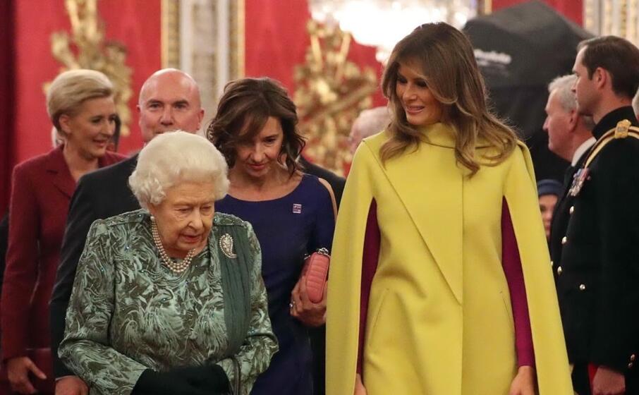 melania trump con la regina
