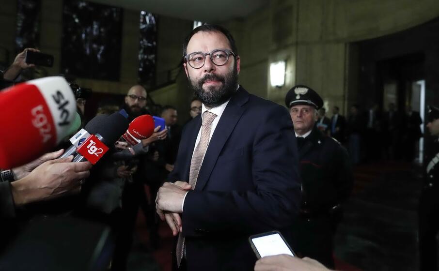 il titolare del mise stefano patuanelli (ansa antimiani)