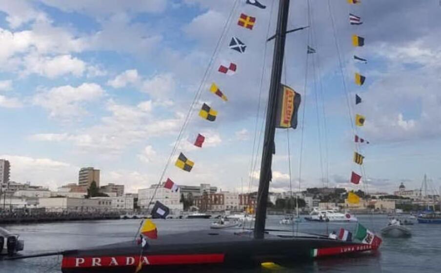 la nuova luna rossa (archivio l unione sarda)