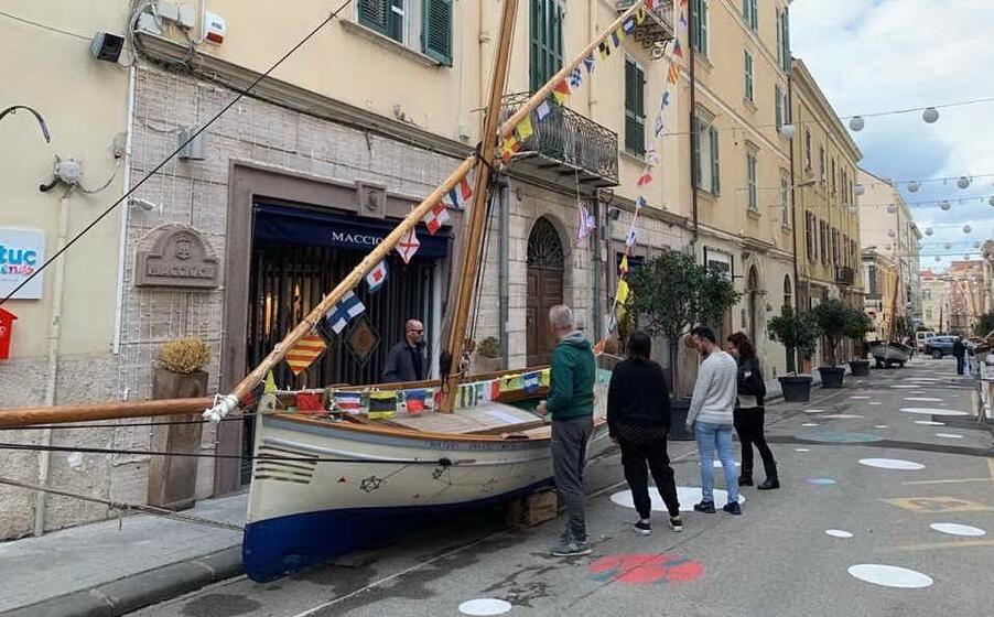 una delle imbarcazioni di via cavour (foto ufficio stampa)