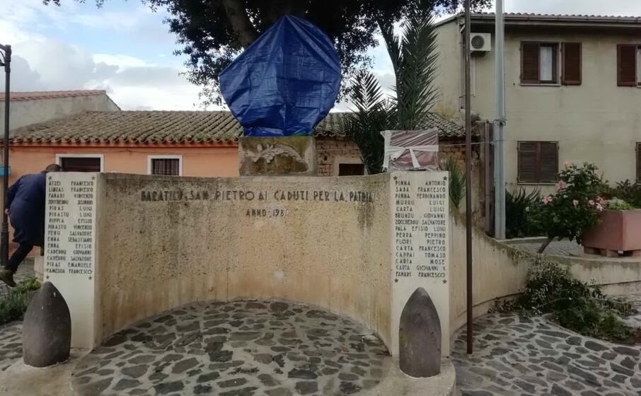 il monumento ai caduti (l unione sarda foto pinna)