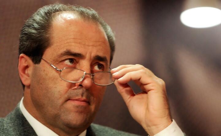 un primo piano di antonio di pietro