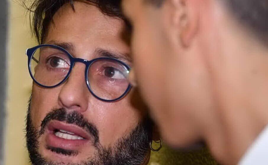 Fabrizio Corona lascia il carcere e va in un istituto di cura Fabrizio Corona lascia il carcere e va in un istituto di cura
