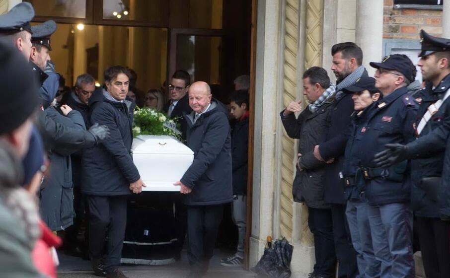 il funerale di una delle vittime