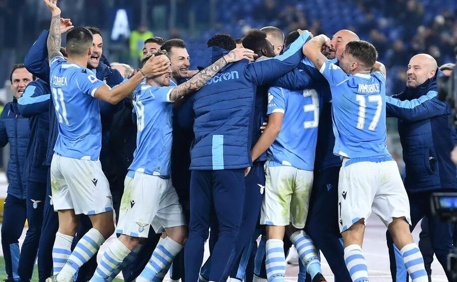 l esultanza biancoceleste dopo il pari di luiz felipe (ansa ferrari)