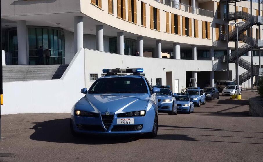 la polizia di olbia (archivio l unione sarda satta)