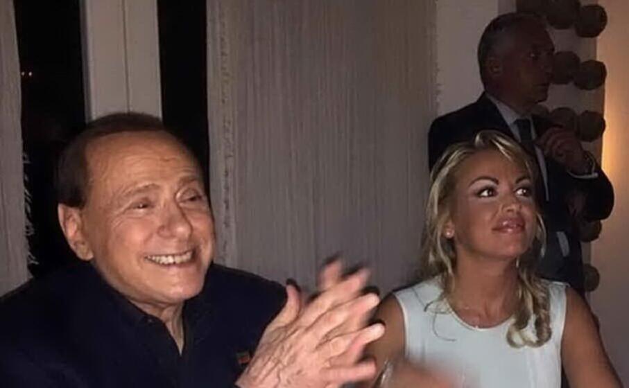 silvio berlusconi e francesca pascale (archivio l unione sarda)