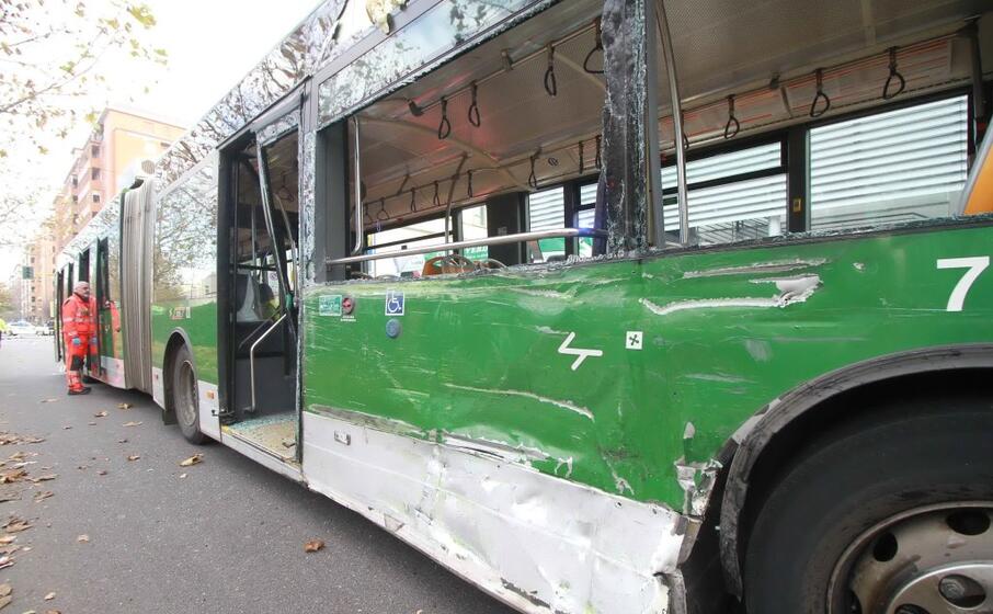 il filobus della linea 90 (ansa)