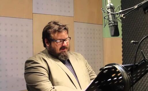 Giuseppe Battiston (fermo immagine tratto dal video della casa editrice)