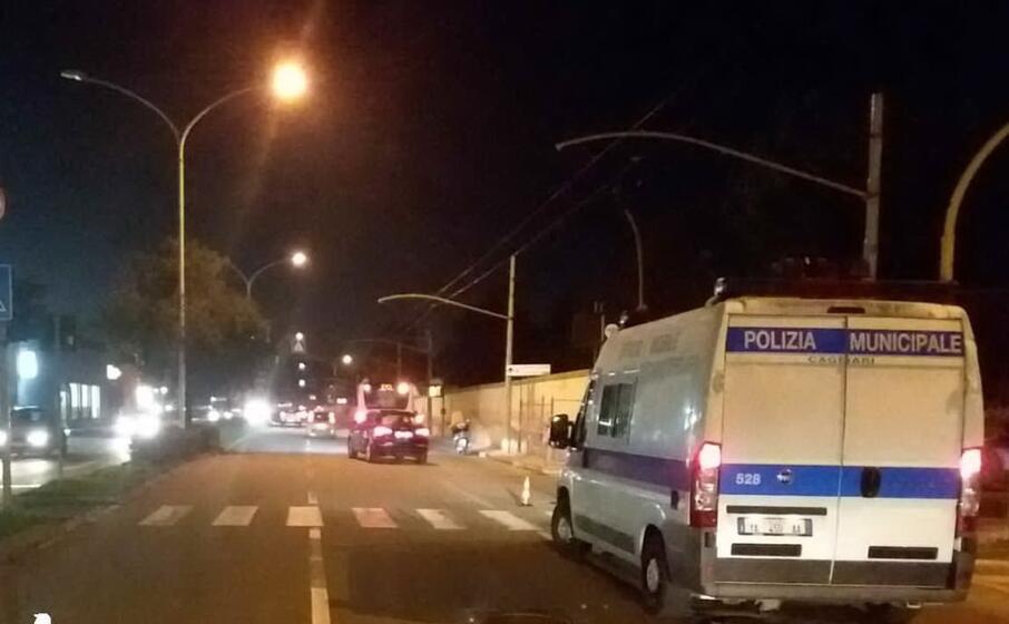 https://www.unionesarda.it/foto/previewfotoprogressivejpeg/2019/12/09/il_luogo_dell_incidente_foto_polizia_municipale_di_cagliar-908-560-875580.jpg https://www.unionesarda.it/foto/previewfotoprogressivejpeg/2019/12/09/il_luogo_dell_incidente_foto_polizia_municipale_di_cagliar-908-560-875580.jpg