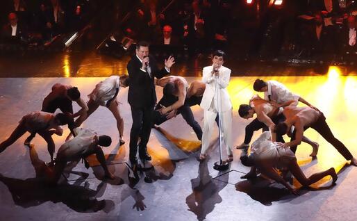 L'esibizione di Arisa e Tony Hadley (Ansa)