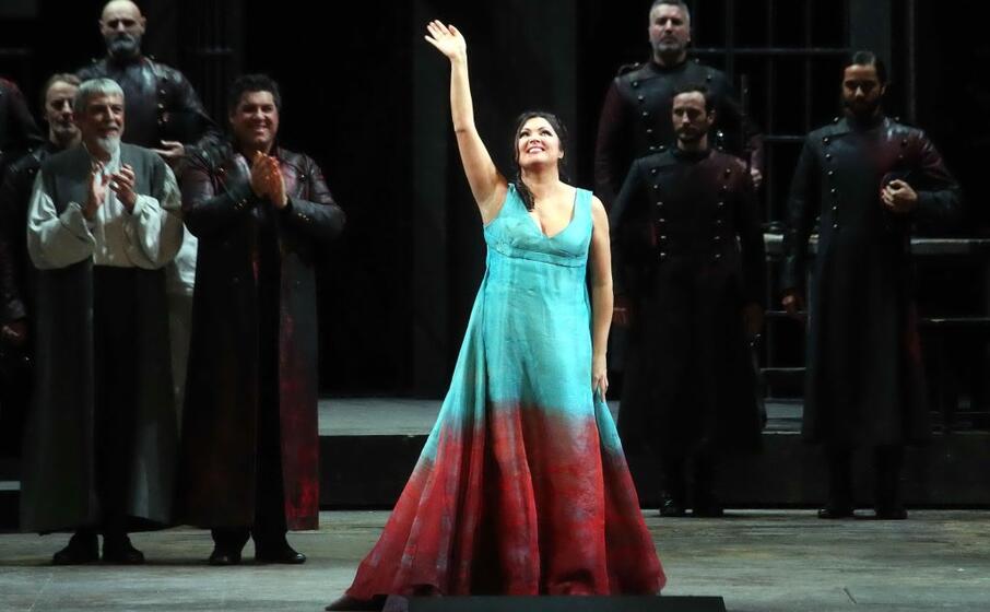 https://www.unionesarda.it/foto/previewfotoprogressivejpeg/2019/12/09/la_soprano_anna_netrebko_ansa_matteo_bazz-908-560-875531.jpg