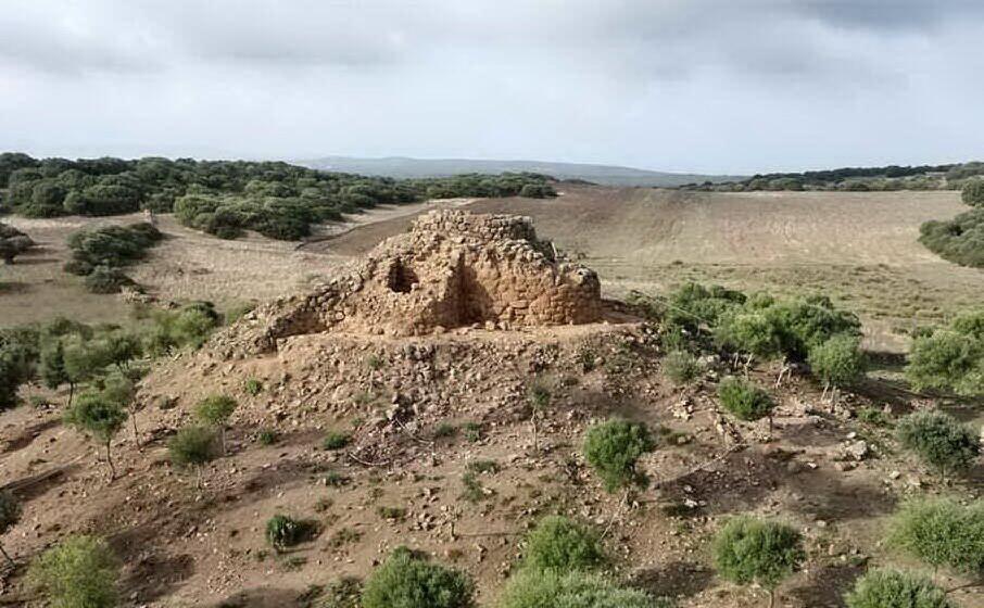 https://www.unionesarda.it/foto/previewfotoprogressivejpeg/2019/12/09/nuraghe_sirai_archivio_l_unione_sarda_foto_scan-908-560-875601.jpg