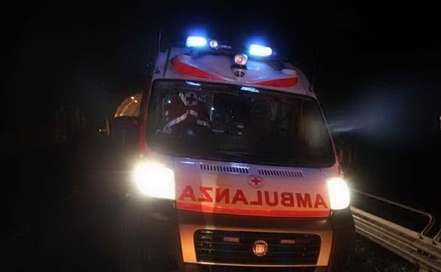 un ambulanza (archivio l unione sarda)