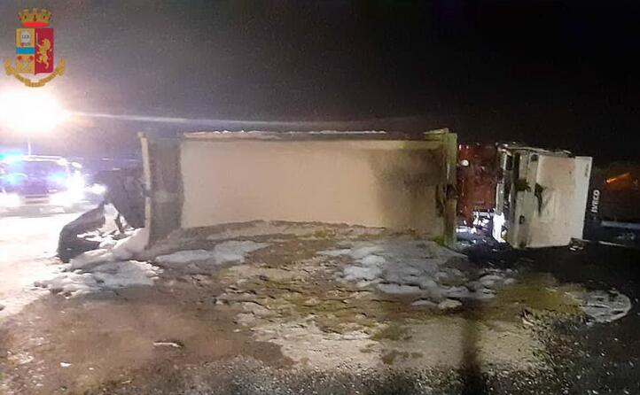 morto il conducente dell autocisterna