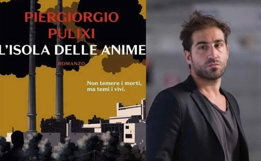 piergiorgio pulixi con la compertina del libro ambientato nell isola (foto da profilo ufficiale facebook)