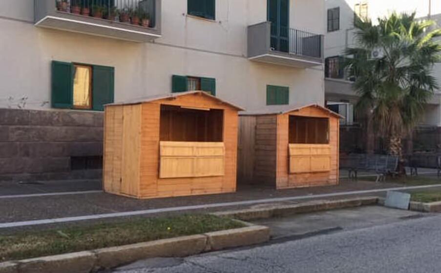 le casette natalizie in via gramsci (foto l unione sarda scano)
