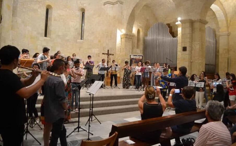 un evento nella basilica di porto torres (foto m pala)