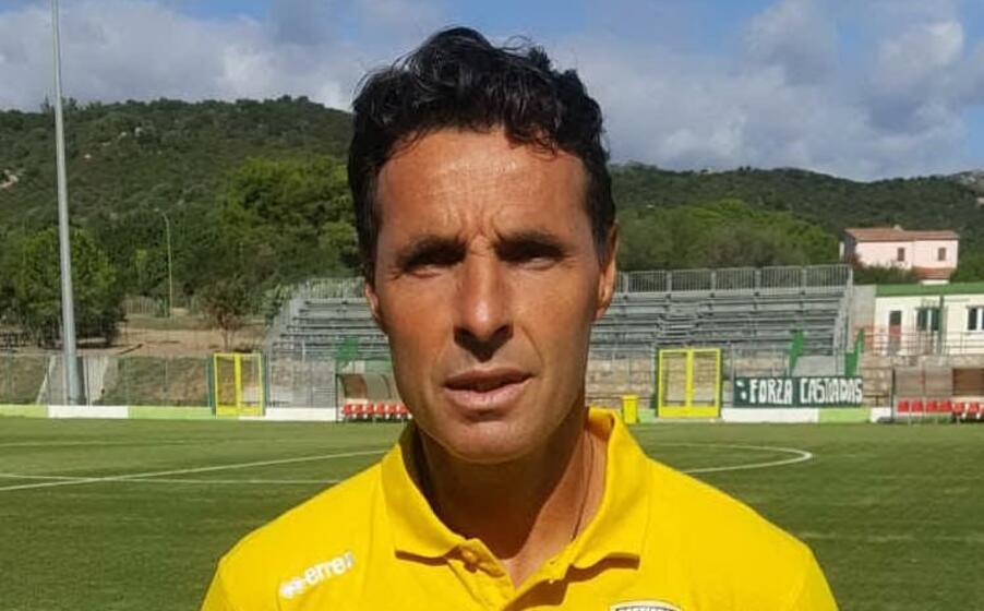 l allenatore del castiadas carlo controneo (foto andrea serreli)