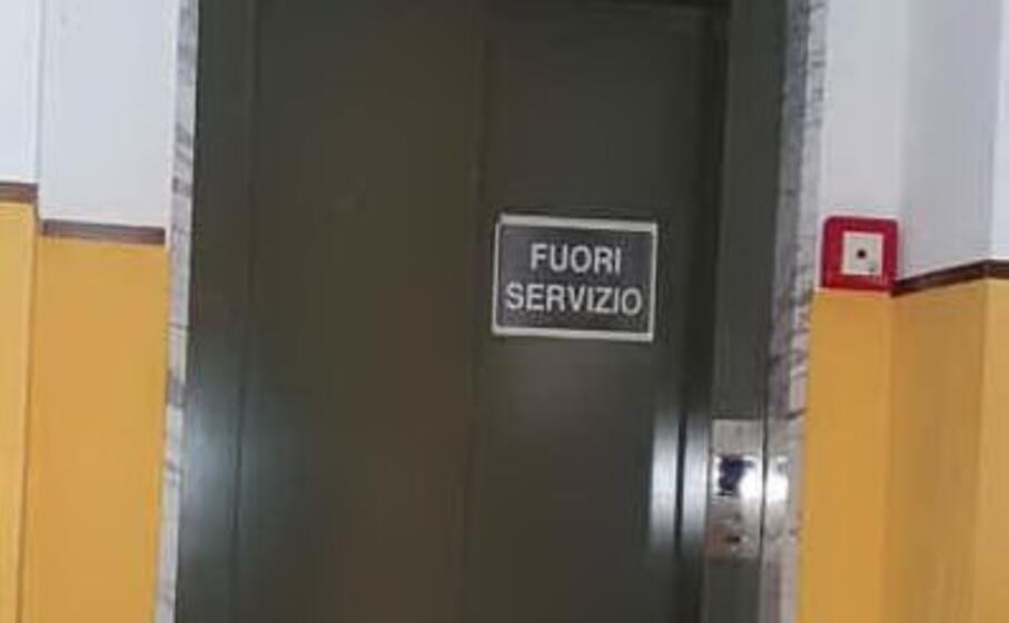 l ascensore nel palazzo comunale (foto mariangela pala)