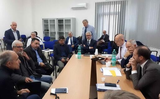 Peste suina, il tavolo tra il commissario Ue e i rappresentanti delle associazioni di categoria (foto L'Unione Sarda - Cossu)