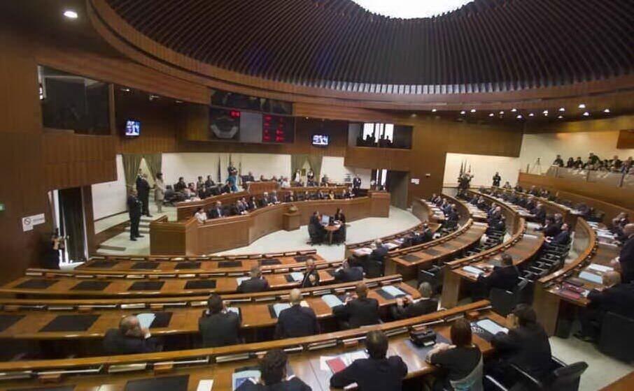 il consiglio regionale (archivio l unione sarda)