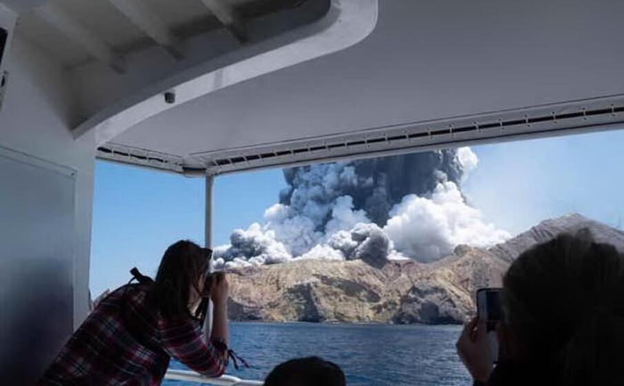 l erruzione del vulcano (ansa)