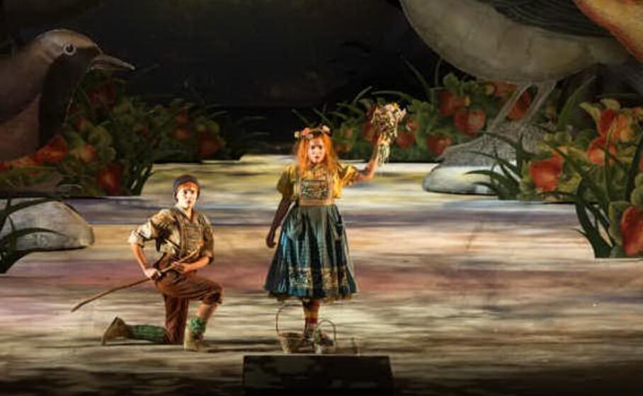 un immagine dallo spettacolo (foto laura granelli per concessione teatro lirico)