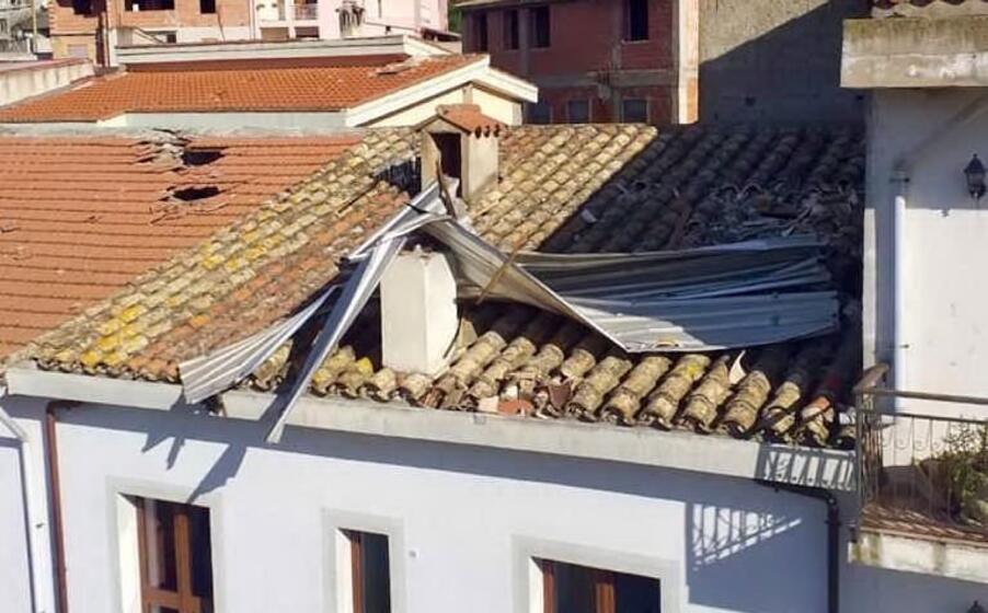 i danni del vento a villaputzu (foto vigili del fuoco)