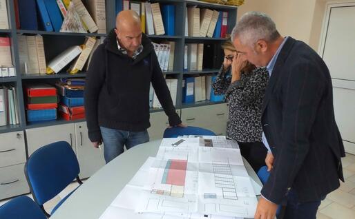 L'esame del progetto (foto Fiori)