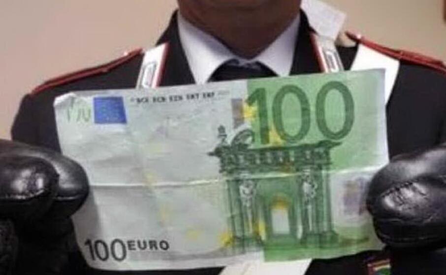 una delle banconote false (l unione sarda foto pintori)
