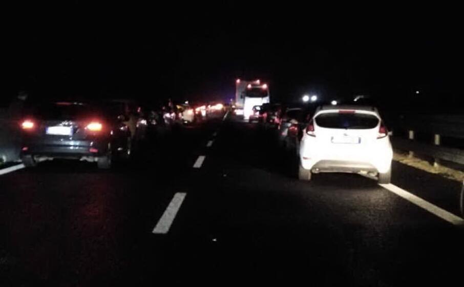 la 131 paralizzata (l unione sarda foto sanna)