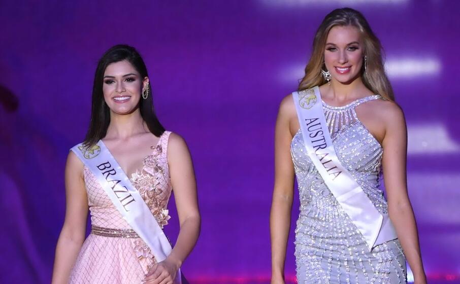 miss brasile elis miele coelho e miss australia sarah marschke (le foto sono di ansa facundo arrizabalaga)