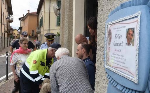 Un'immagine dalla camera ardente (Ansa)