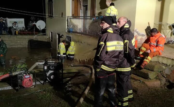 (foto vigili del fuoco)