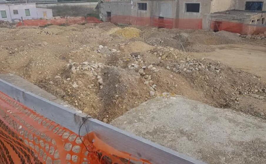 Porto Torres Deposito Di Metano Nel Quartiere Oleandro è