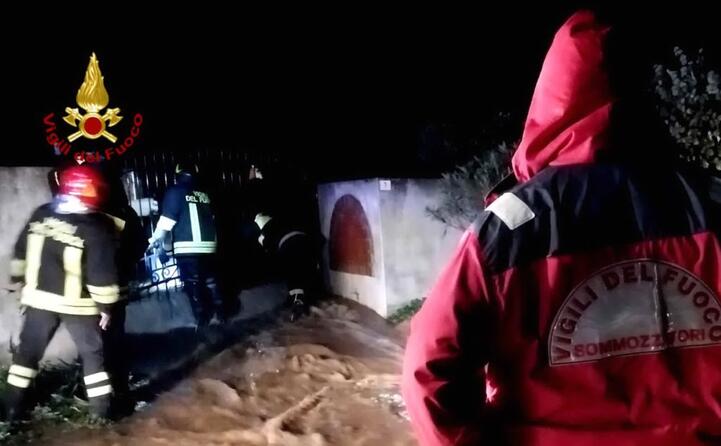 maltempo il sud sardegna sotto acqua e fango