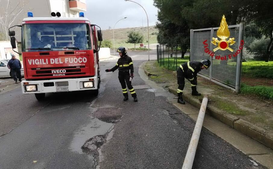 (foto vigili del fuoco cagliari)