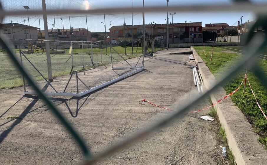 Cabras Strutture Sportive Abbandonate E Pericolose L
