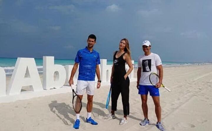 il numero uno del tennis mondiale novak djokovic ad abu dhabi