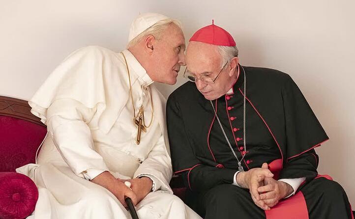 con jonathan pryce ne i due papi (foto imdb)