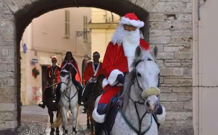 babbo natale massimiliano ledda ad alghero (foto di franco balia)