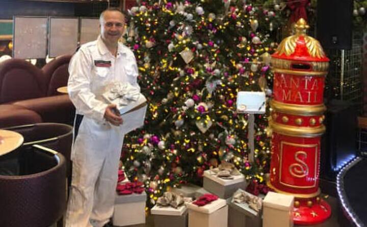 buon anno alla sardegna e ai sardi nel mondo da agostino cesarale da carloforte imbarcato in australia sulla carnival splendid