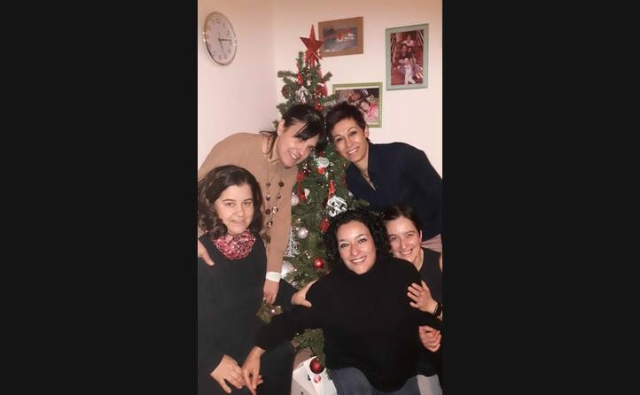 buon natale da monica stefania angela nico e stefania di ales