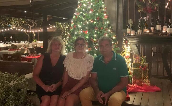 luciano pani e la sua famiglia da koh samui in thailandia